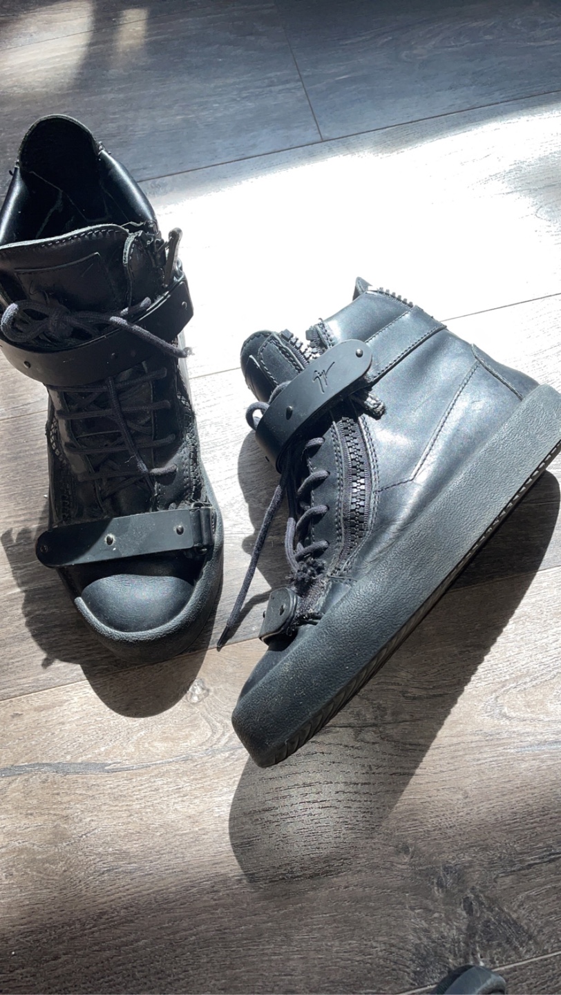 guiseppe sneakers thumbnail