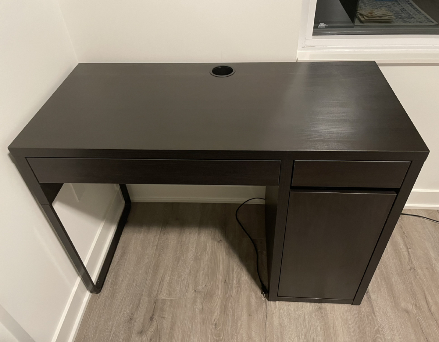 IKEA computer desk MICKE - photo 2