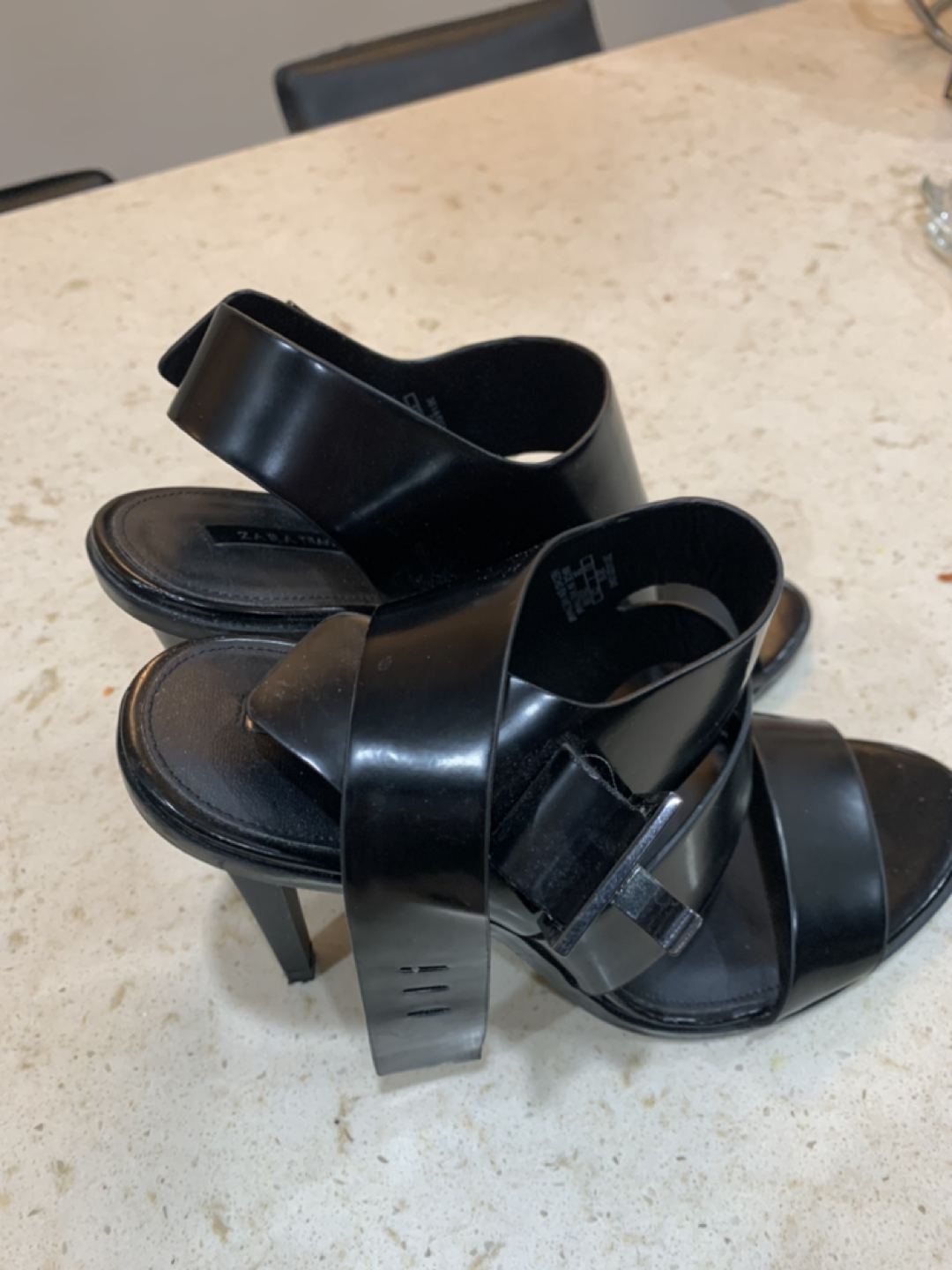 Size 8 New zara shoe thumbnail