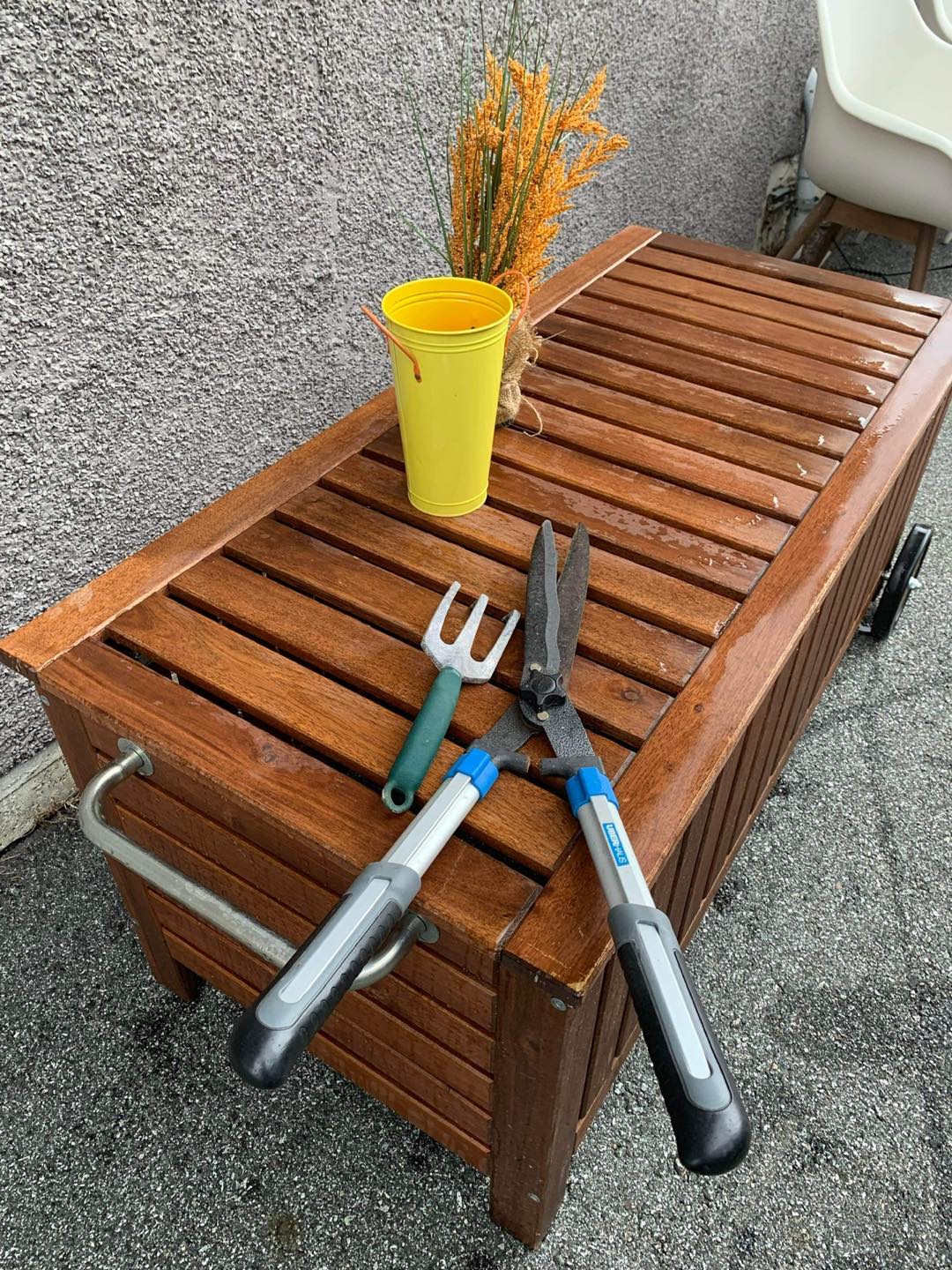 Outdoor patio furniture