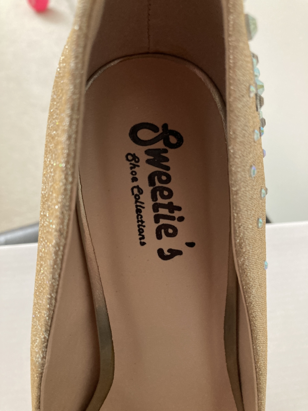 Looking for party shoes? image indicator(2)