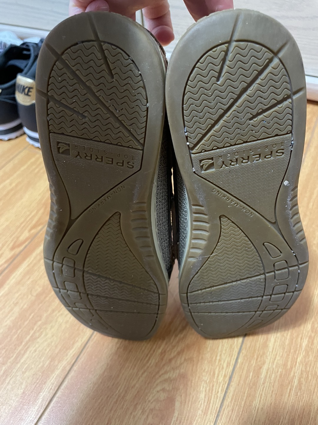 Sperry shoes image indicator(4)