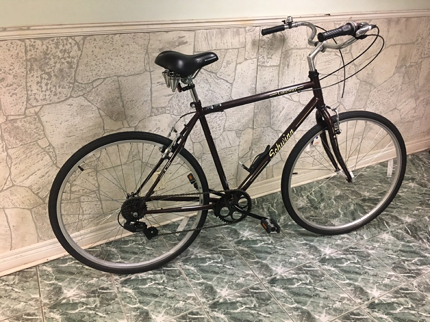 Schwinn Gateway Hybrid bicycle, - photo 2