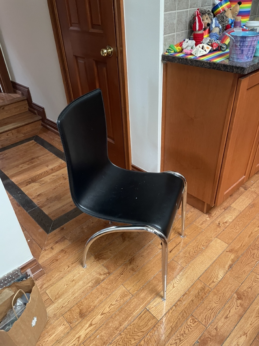 4 chairs thumbnail