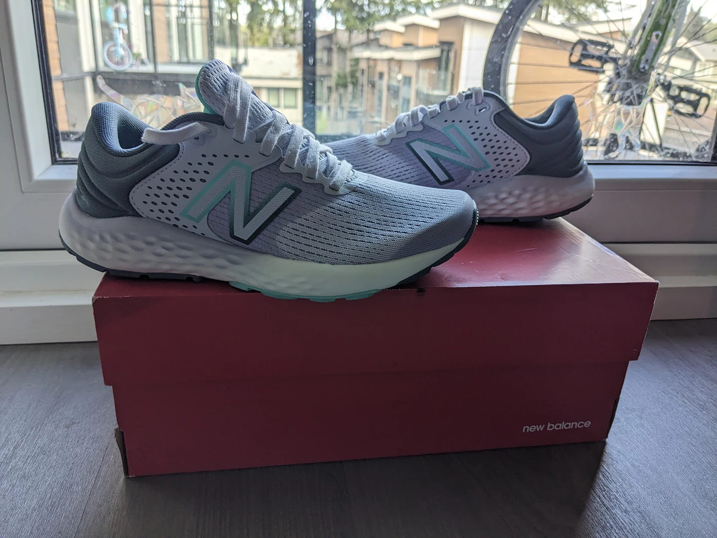 Women's New Balance Size 5.5
