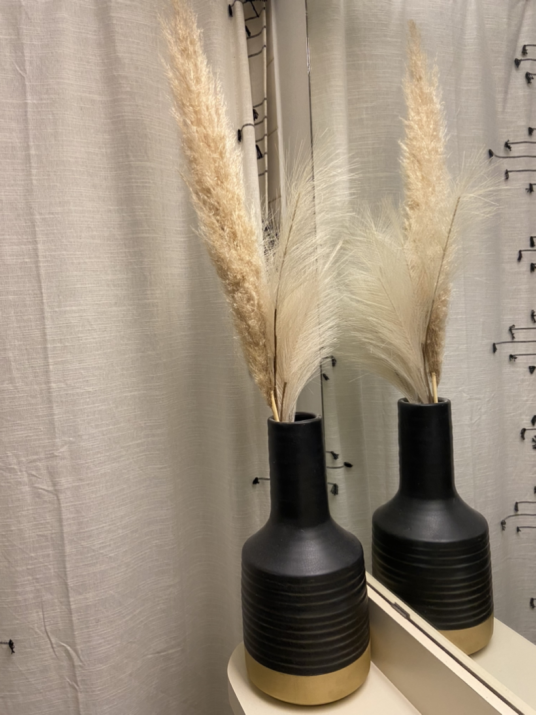 Black / Gold Vase with Pampas Grass - photo 3