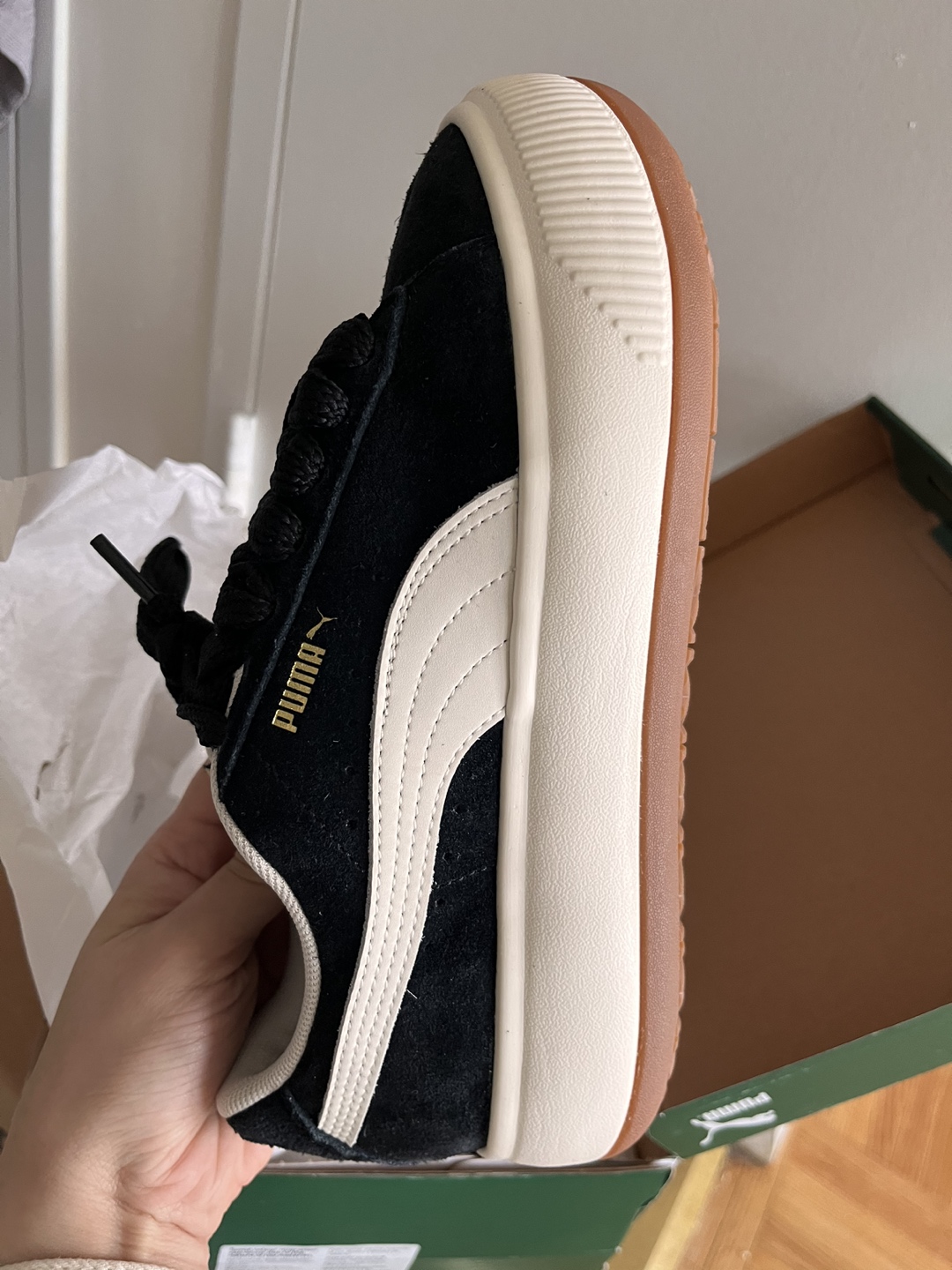 !!Brand New!! Puma 6 size sneakers (women size)