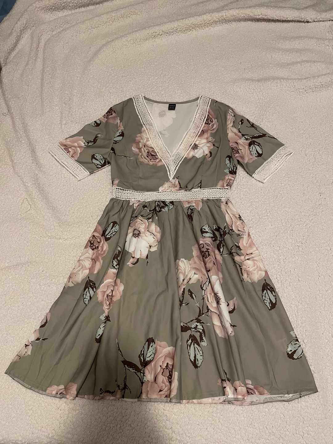 Green spring dress v neck