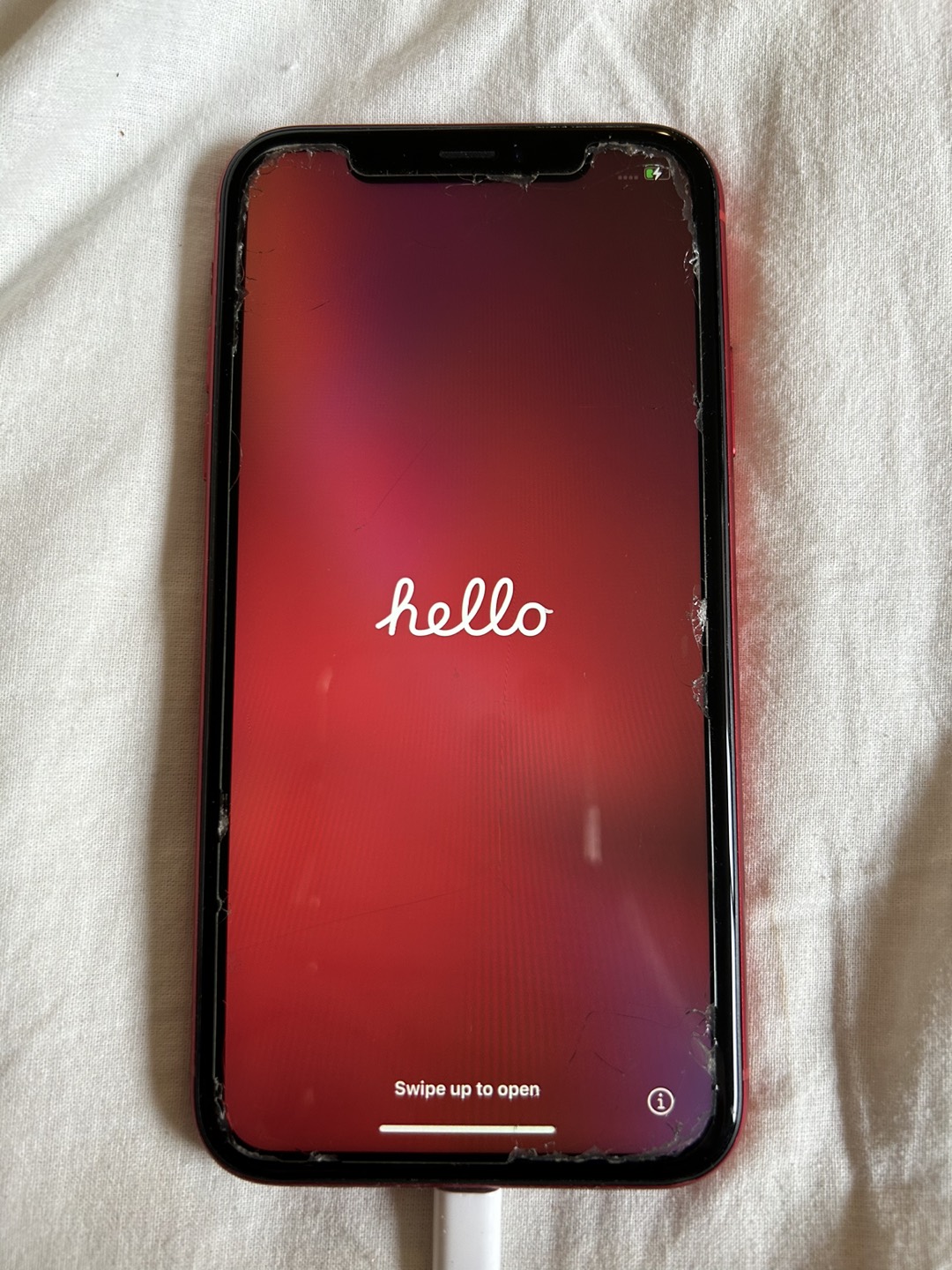Red iPhone SE 256 GB thumbnail