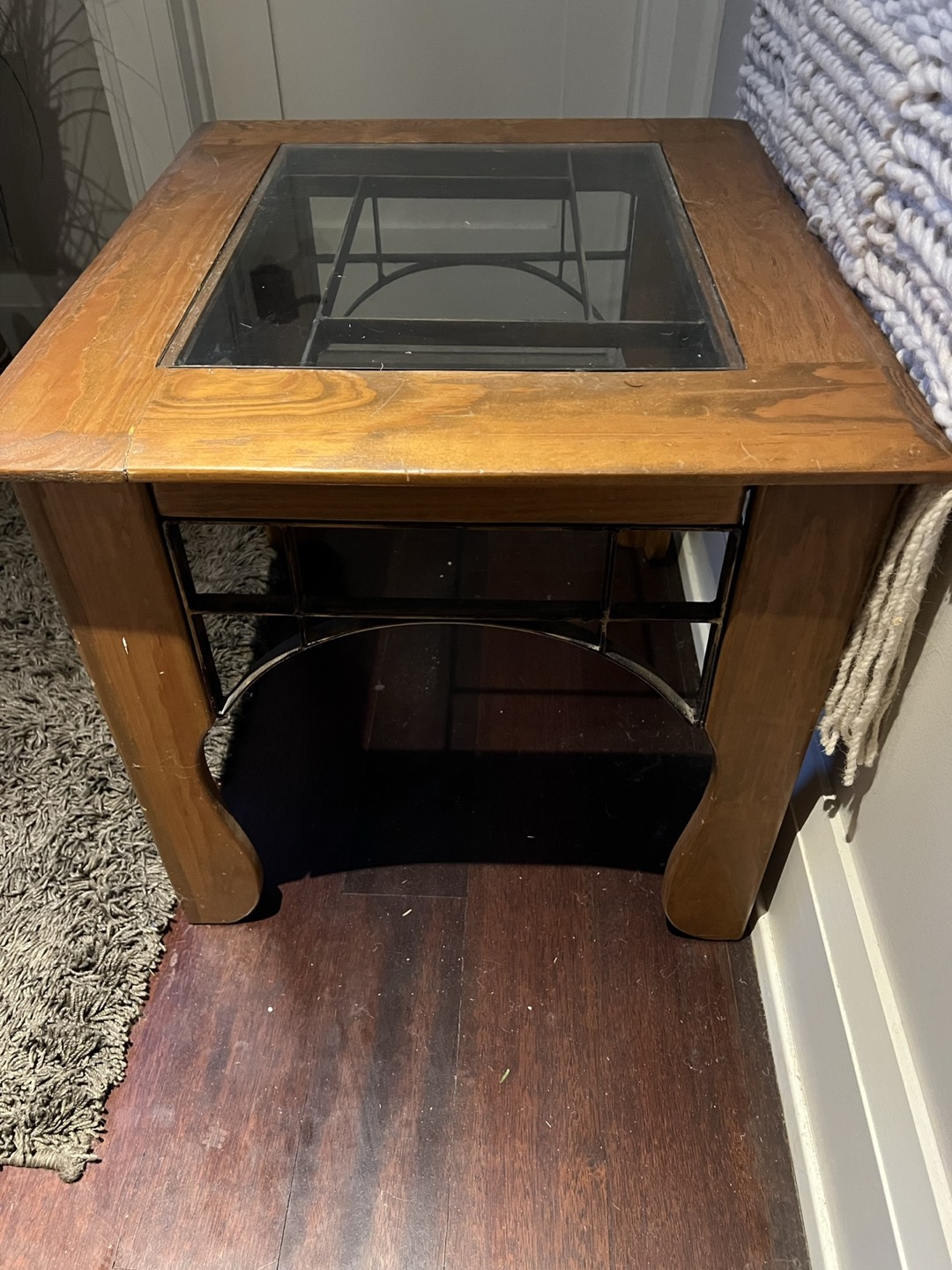 2 Side tables
