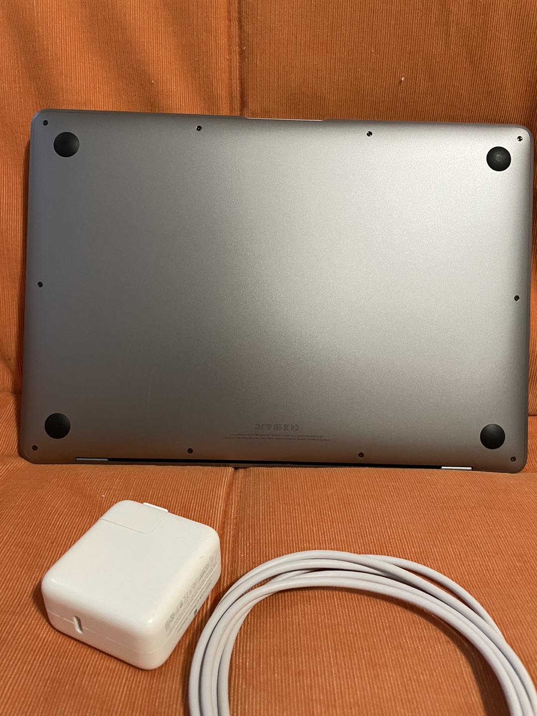 MacBook Air 2019, i5, 13-inch image indicator(10)
