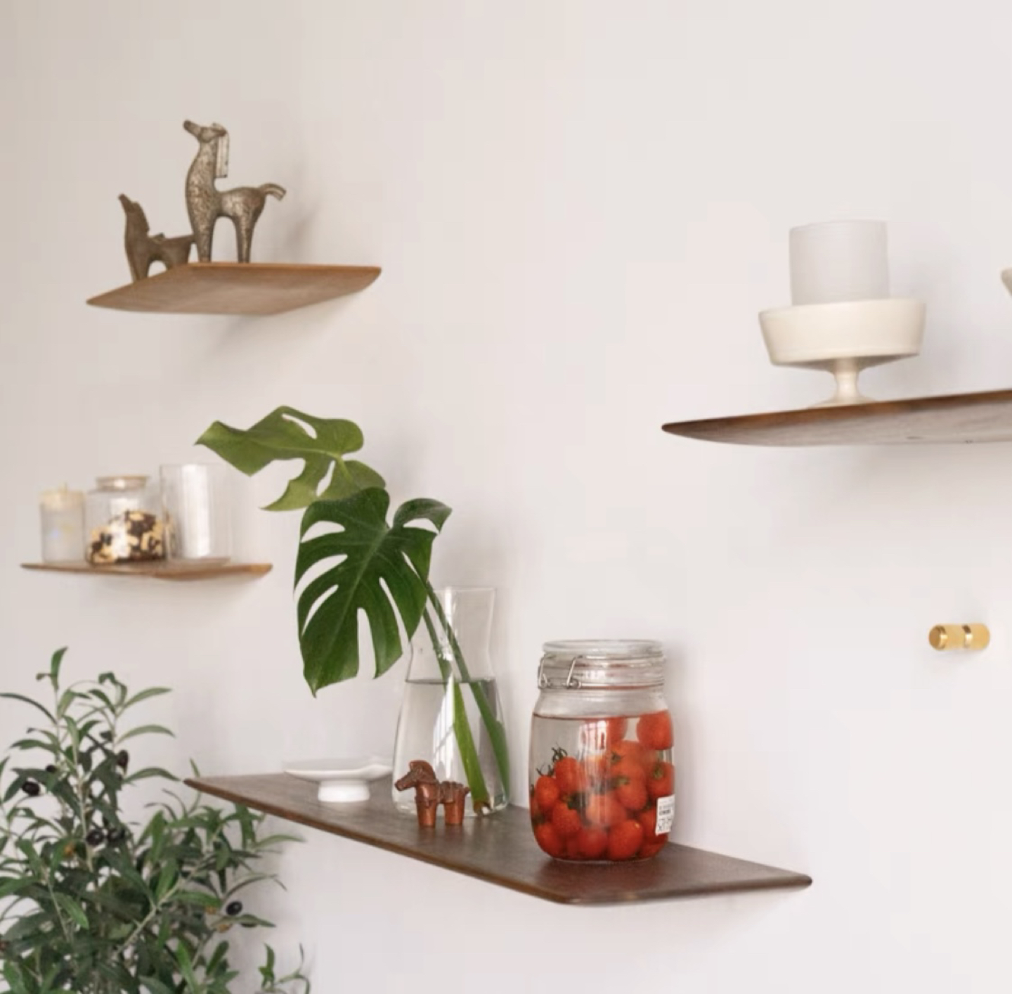Modern ledge wall wooden shelf - photo 2
