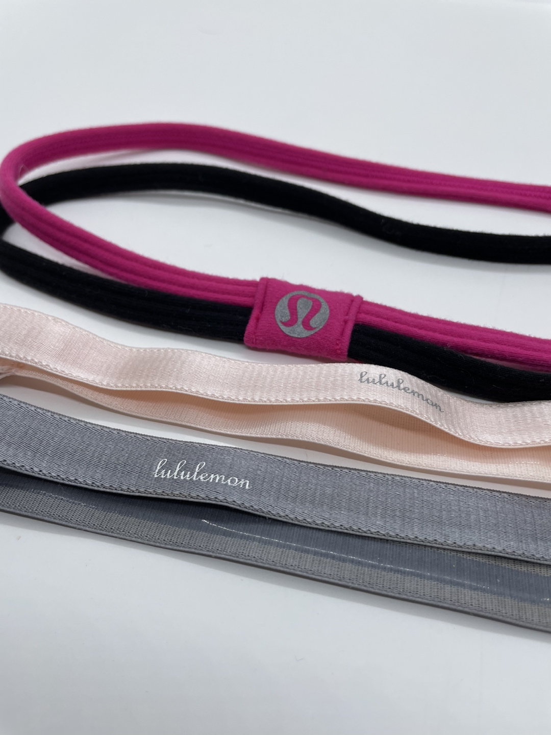 Set of 3 lululemon headbands 15$ - photo 3