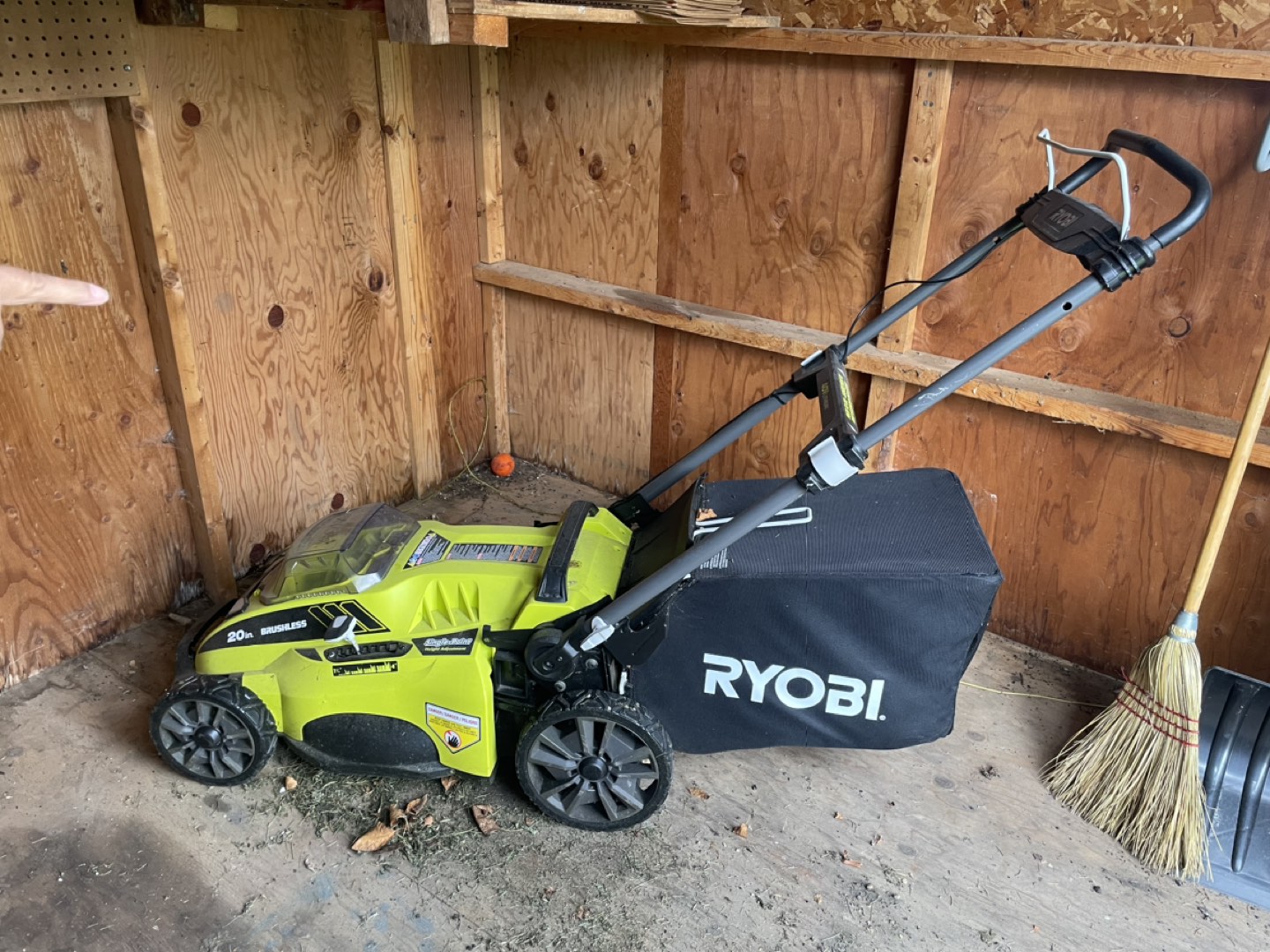 Ryobi Cordless Lawnmower thumbnail
