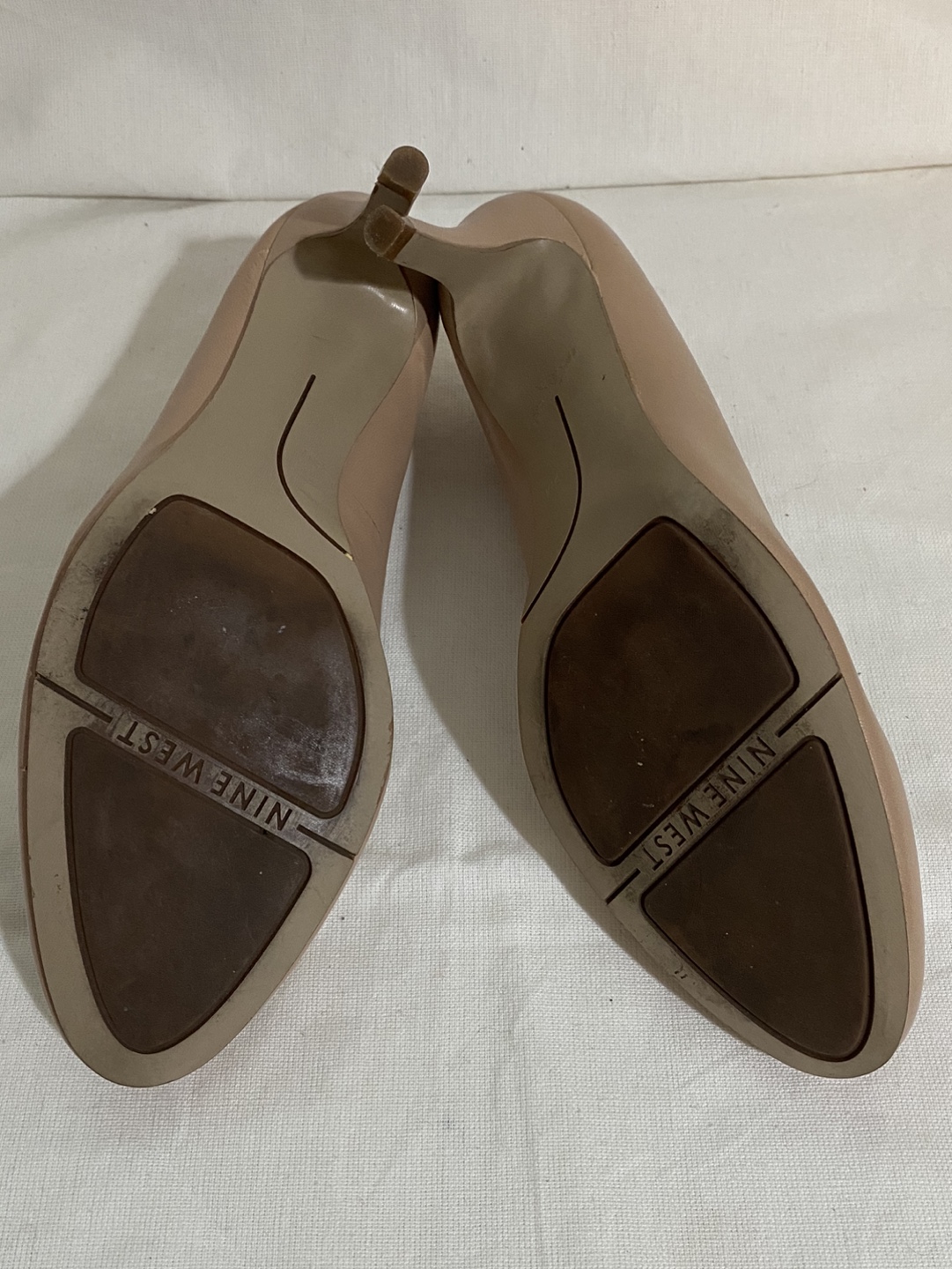 Nine West Neutral Nude Heels Size 9 image indicator(6)