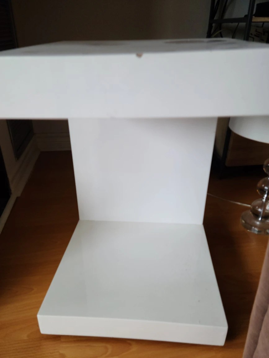 Night stand or small side table pick up today - photo 2