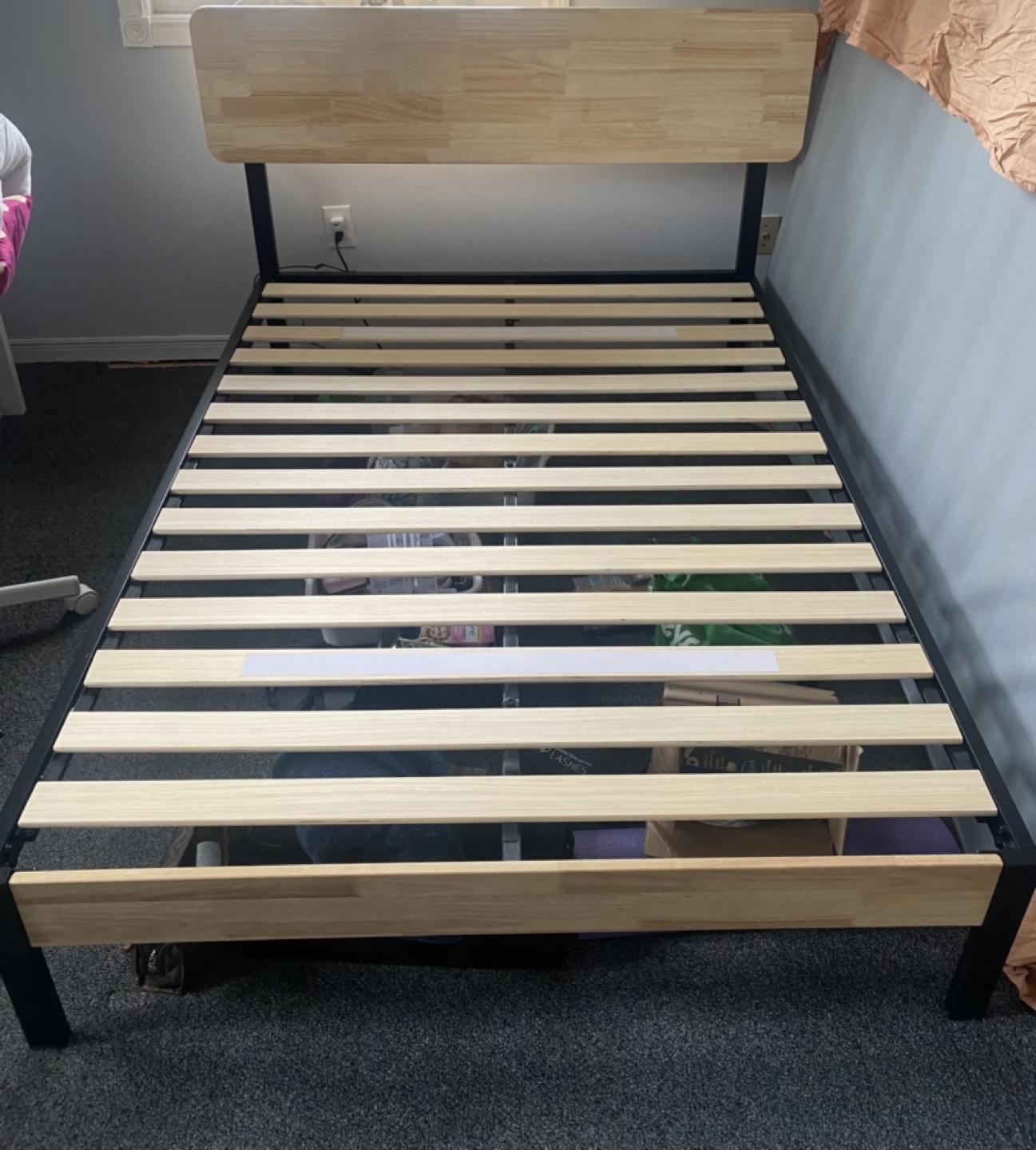 Bed frame - real picture slide 3 - photo 3