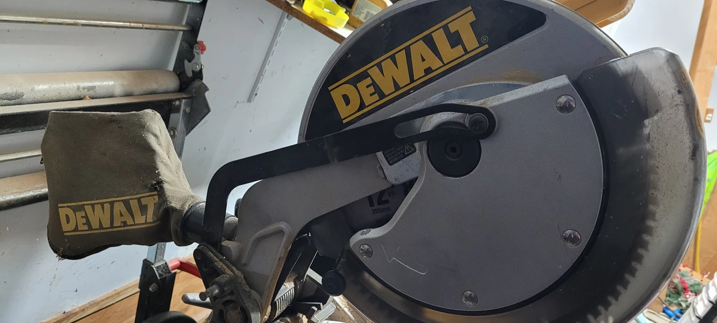 Chop saw DeWALT - photo 2