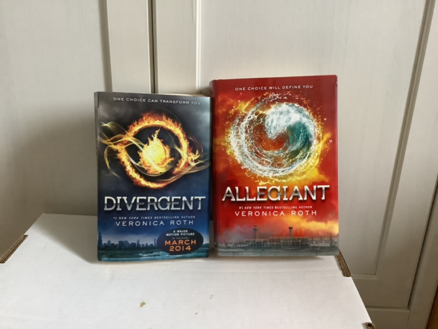 Assortment of books! - photo 3