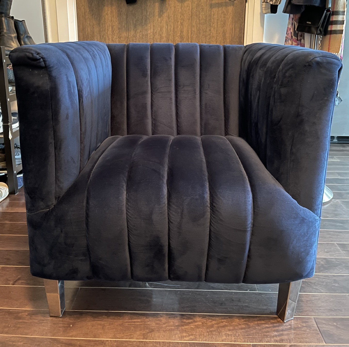 Blue velvety Arm chair