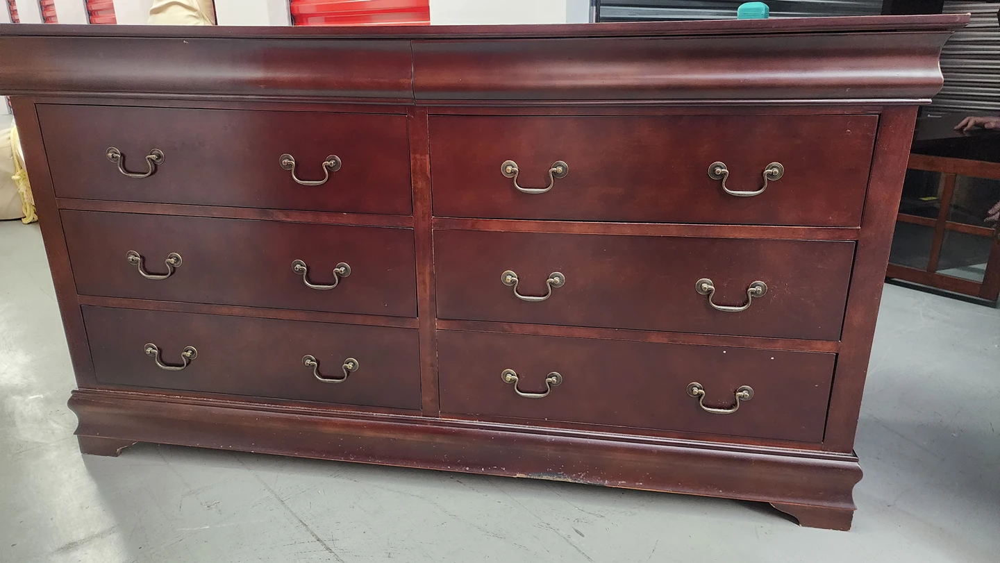 Vintage dresser and 2 bed side table - photo 3