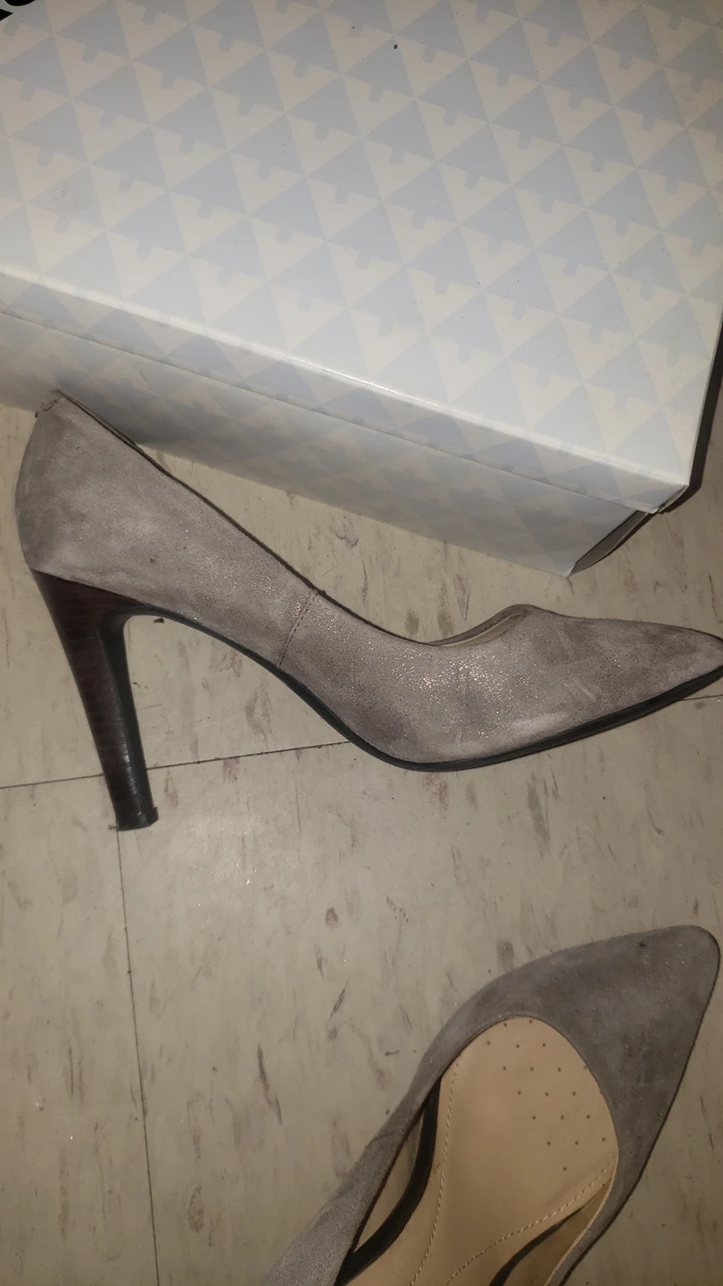 lady's shoes 38