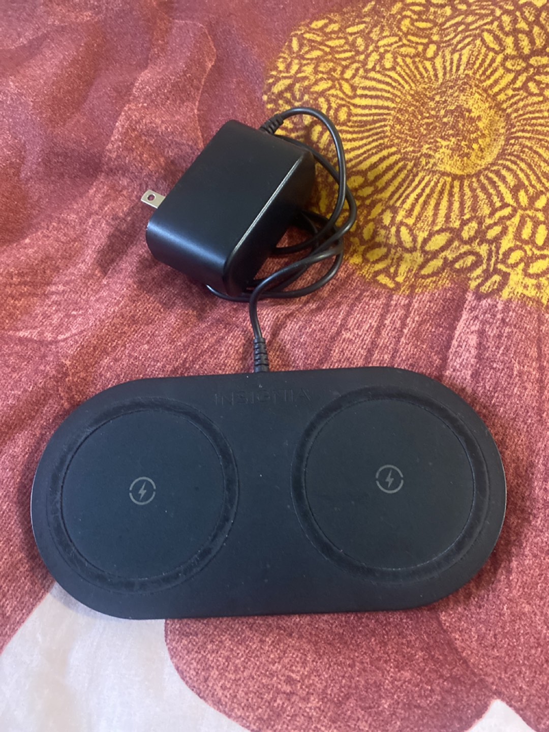 Wireless Charger for IPhone/Airpods thumbnail