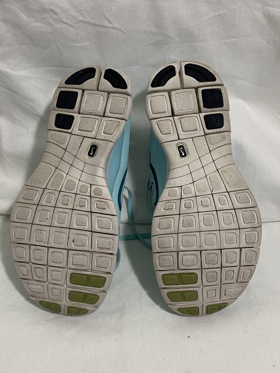 Nike Sneakers Runners Shoes Size 9 image indicator(6)