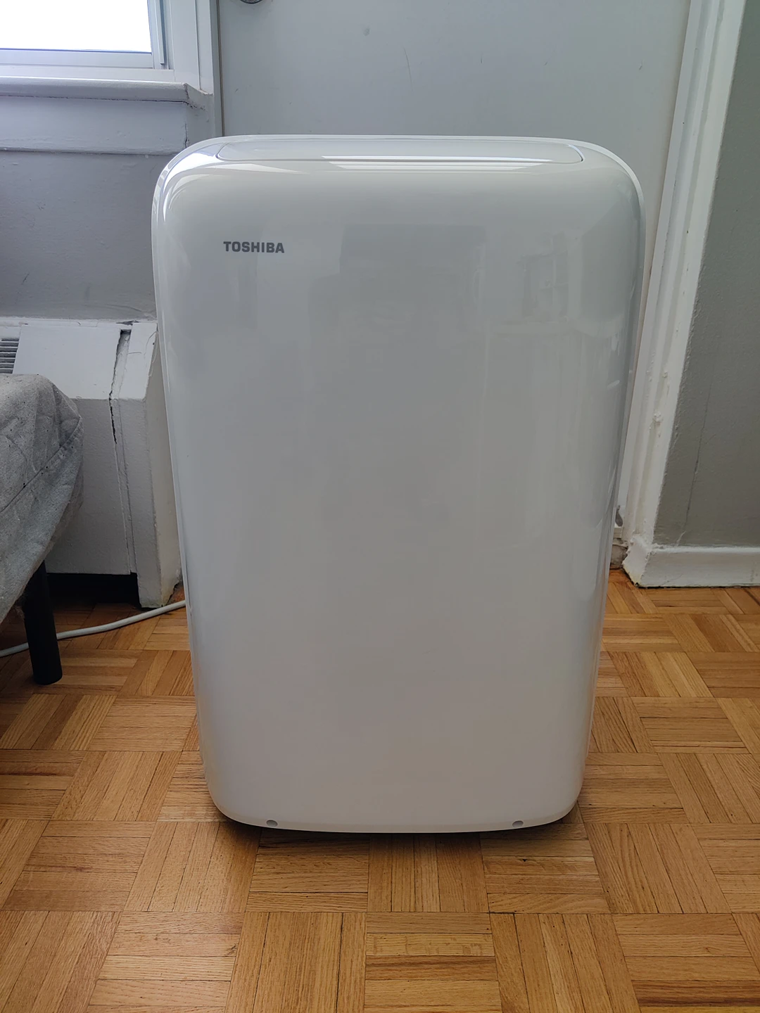 Toshiba 12,000 BTU portable air conditioner dehumidifier