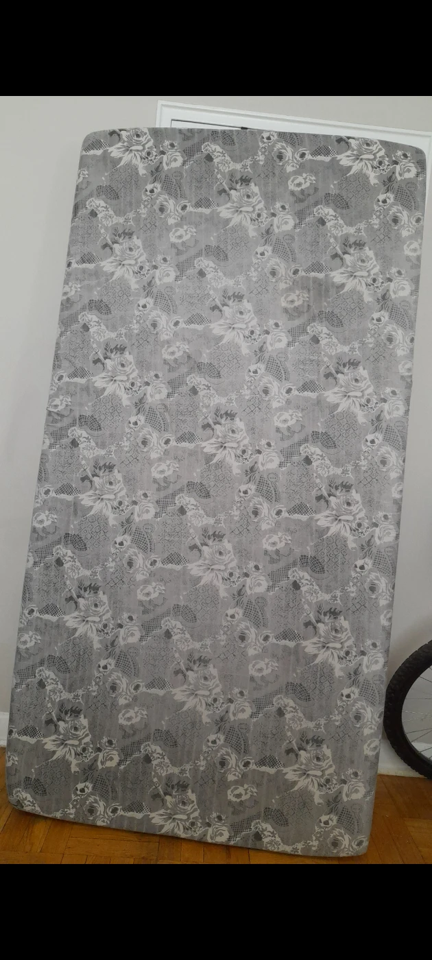 Twin bed mattress