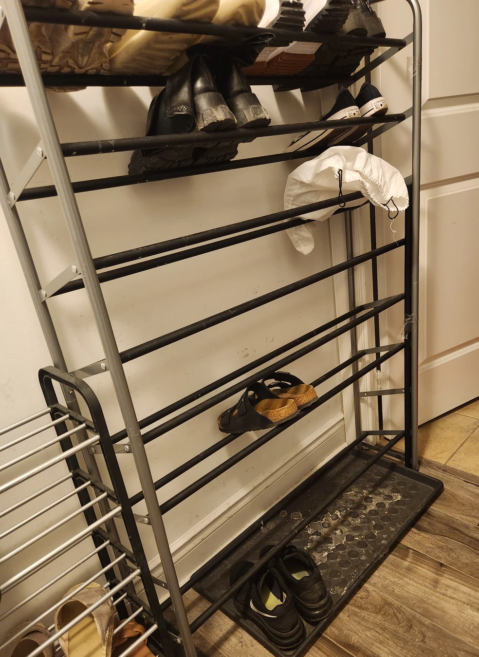 Shoe rack - avail. 28 shoes