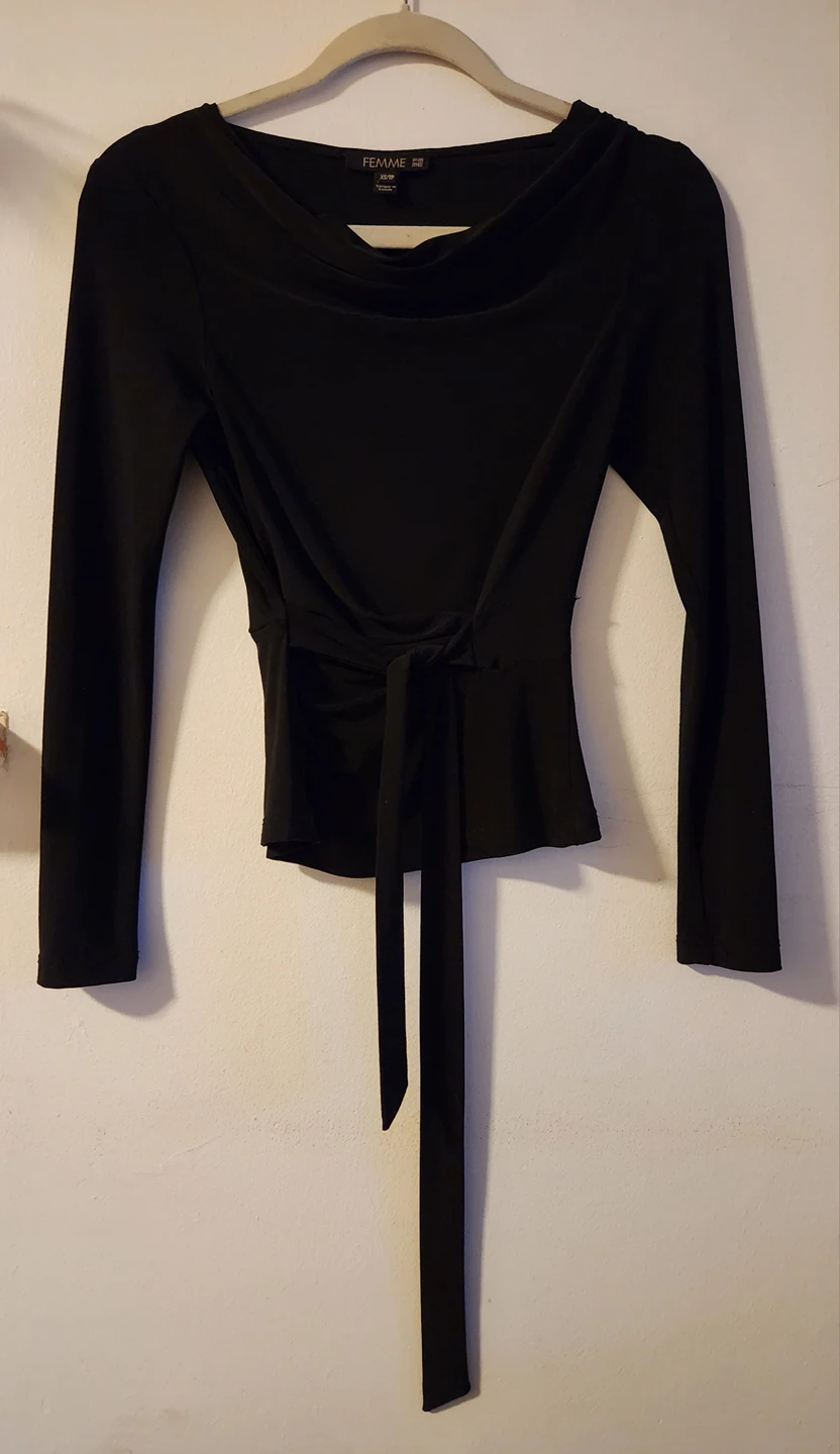 Black blouse thumbnail