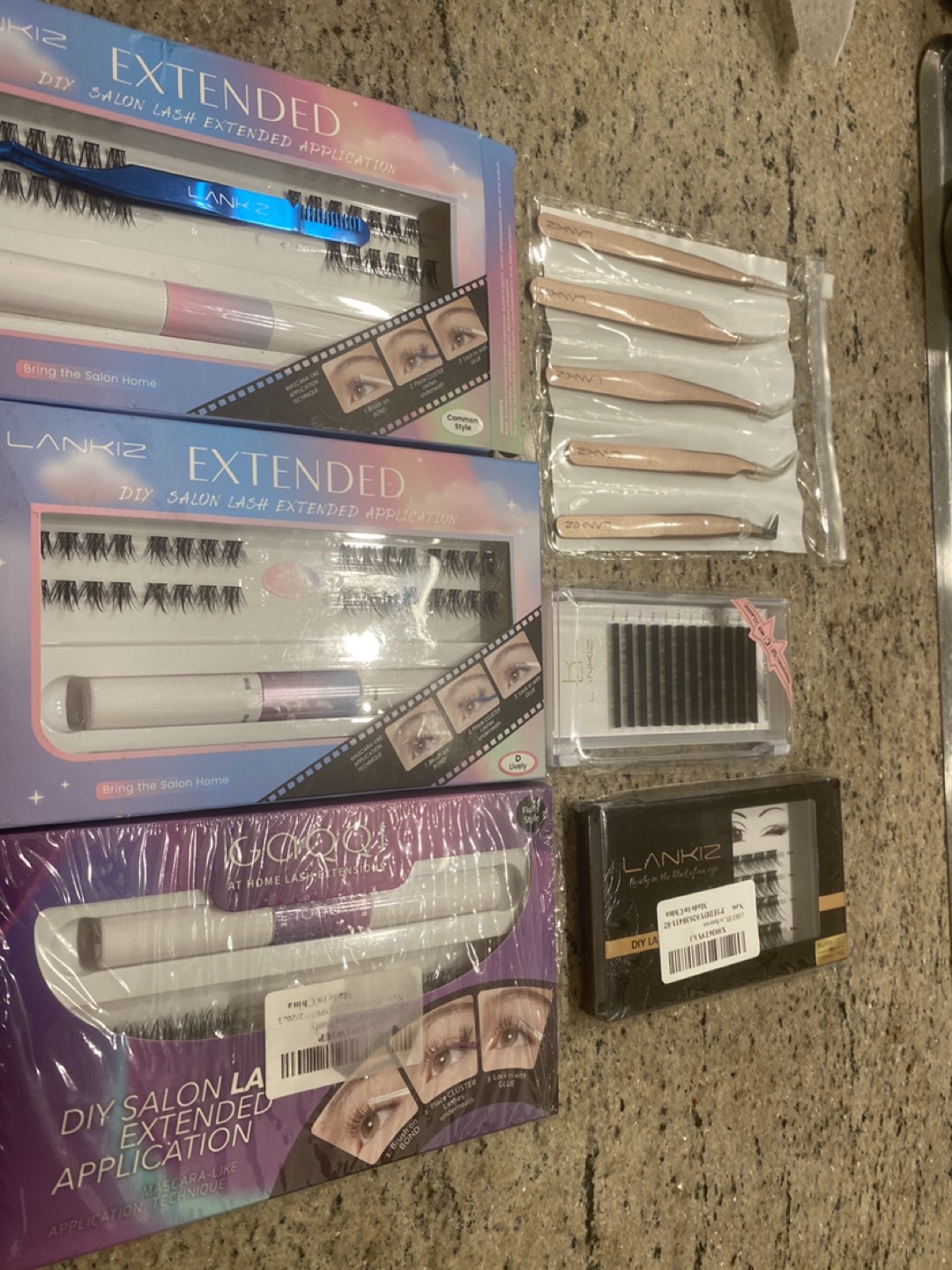 Brand new eye lashes (unbox)