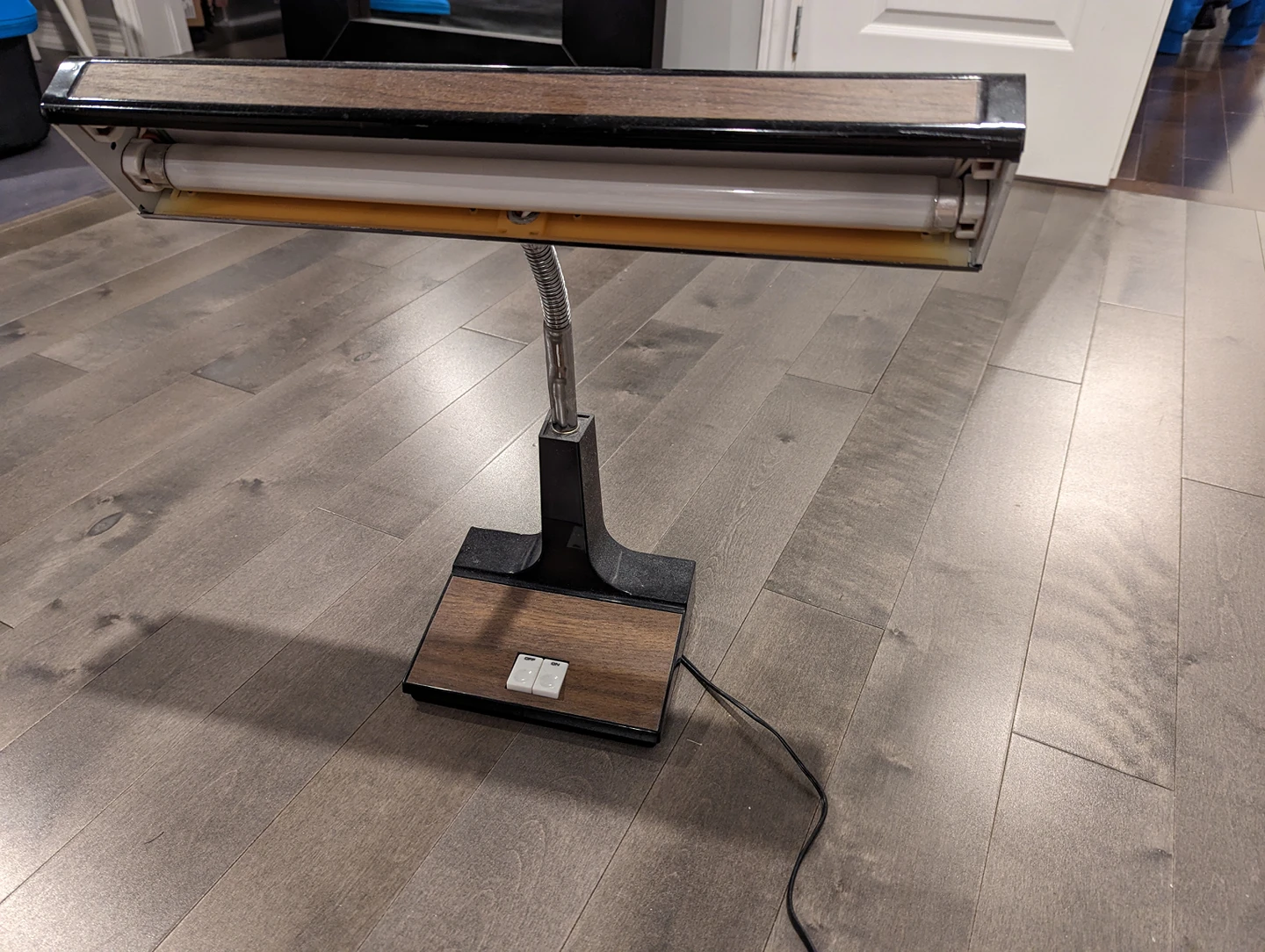 Antique Vintage 70s Underwriters Laboratories Large desk lamp image indicator(5)