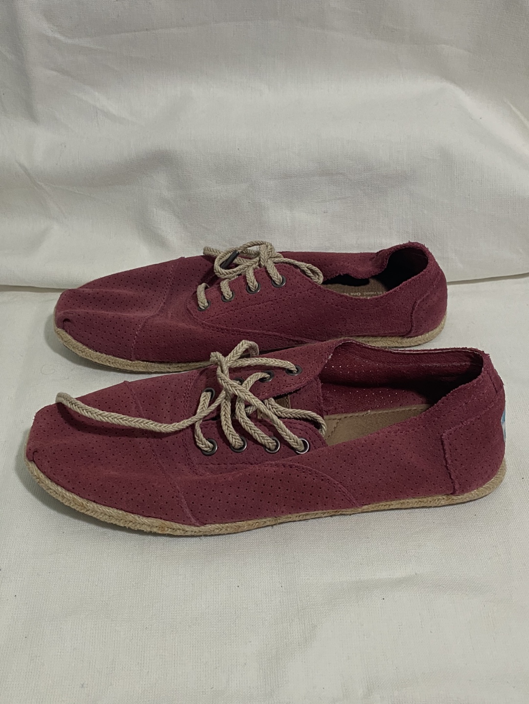Toms Shoes Burgundy Size 8.5 image indicator(2)