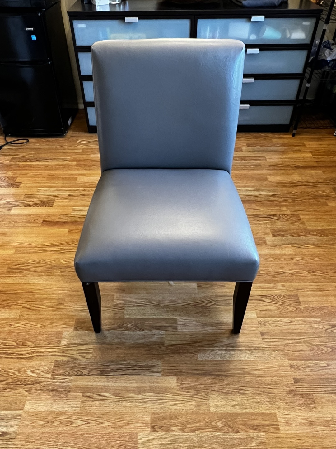 Dining chairs (set of 5)