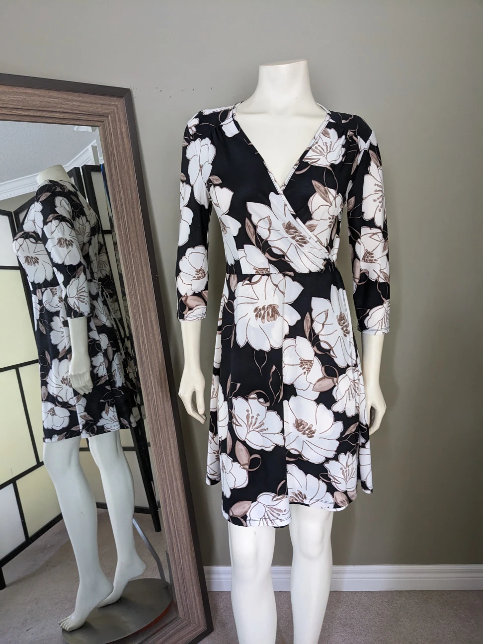 Floral wrap dress thumbnail