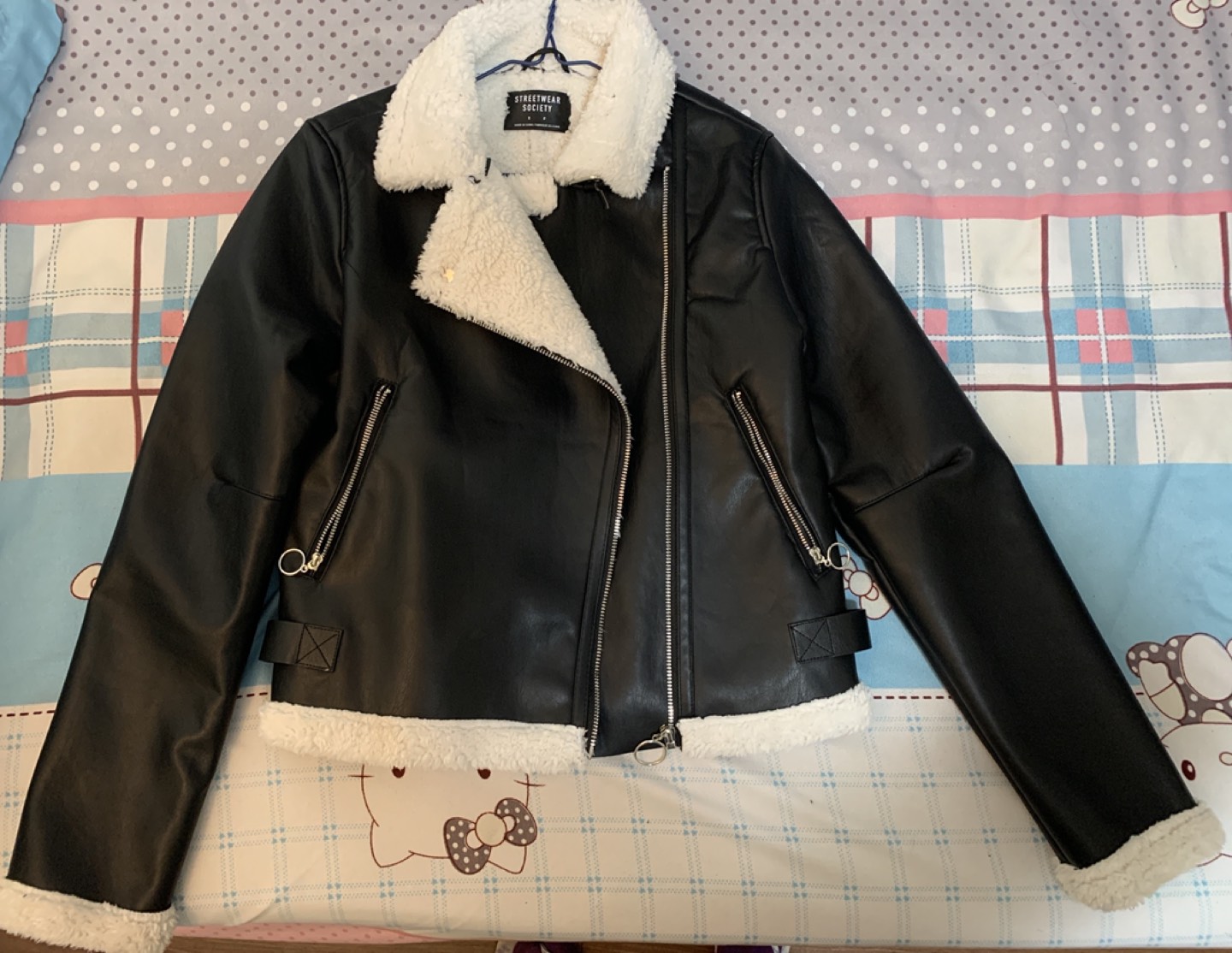 Women’s jacket thumbnail