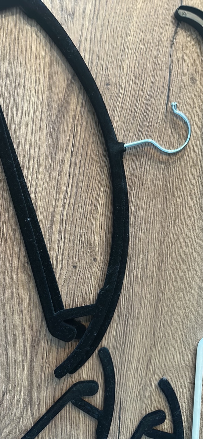 30 assorted hangers - photo 3