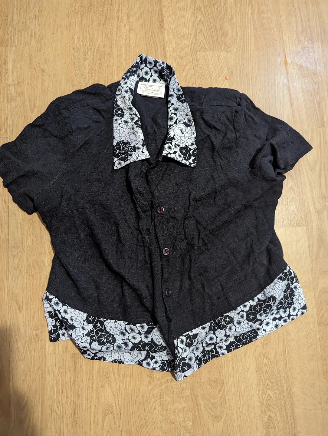 Free Womens Tops thumbnail