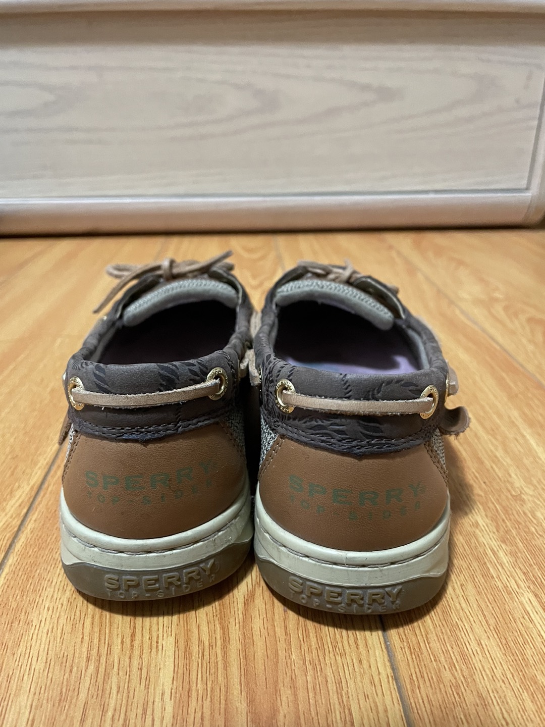 Sperry shoes image indicator(6)