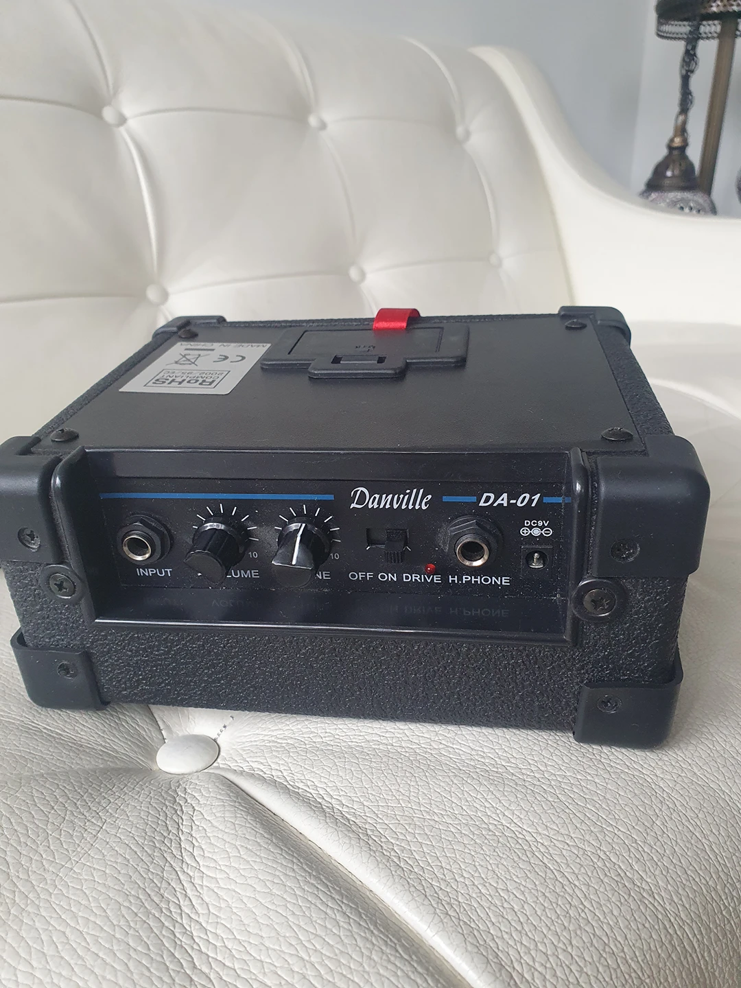 Danville 9v battery powered portable guitar amplifier image indicator(3)