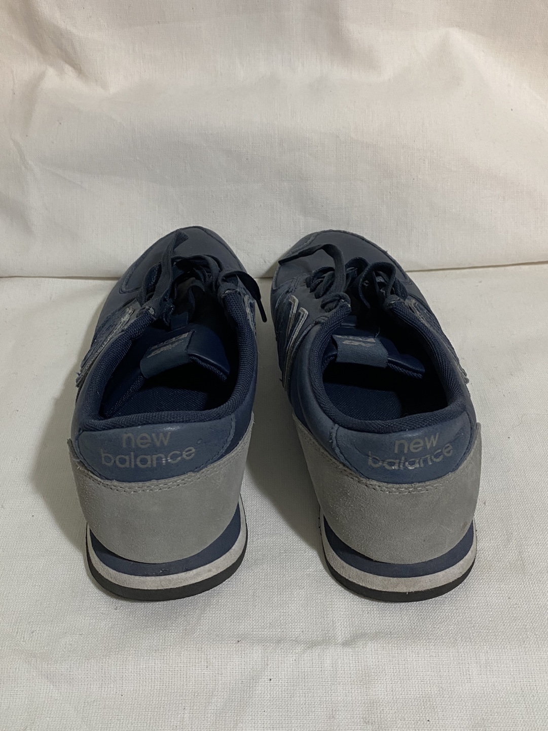 New Balance 420 Sneakers Runners size 7.5 image indicator(3)