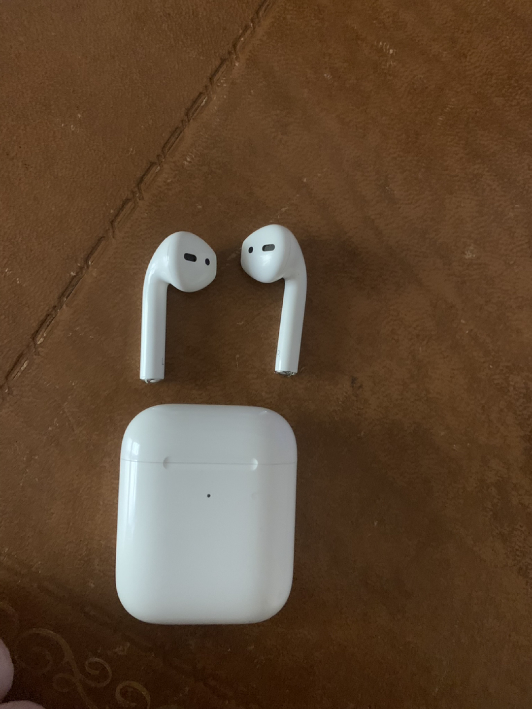 2nd gen apple AirPods (w/wireless portable charger) - photo 2