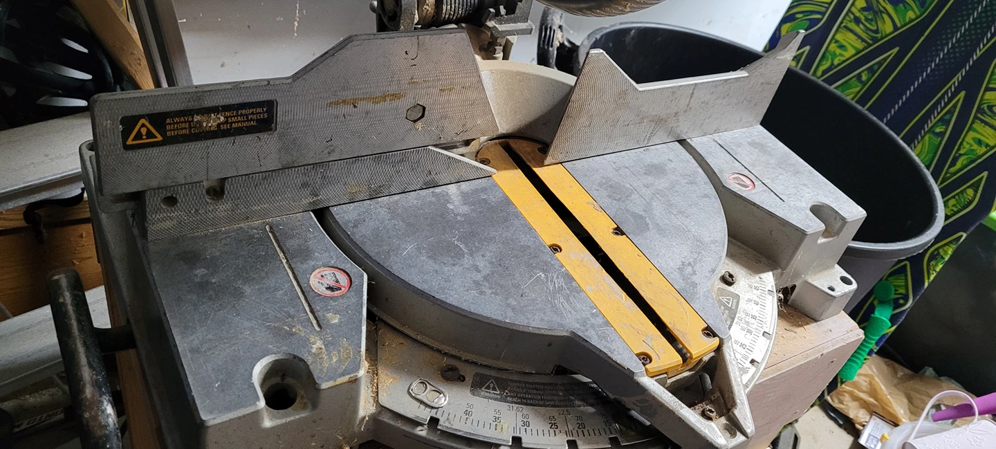 Chop saw DeWALT - photo 3