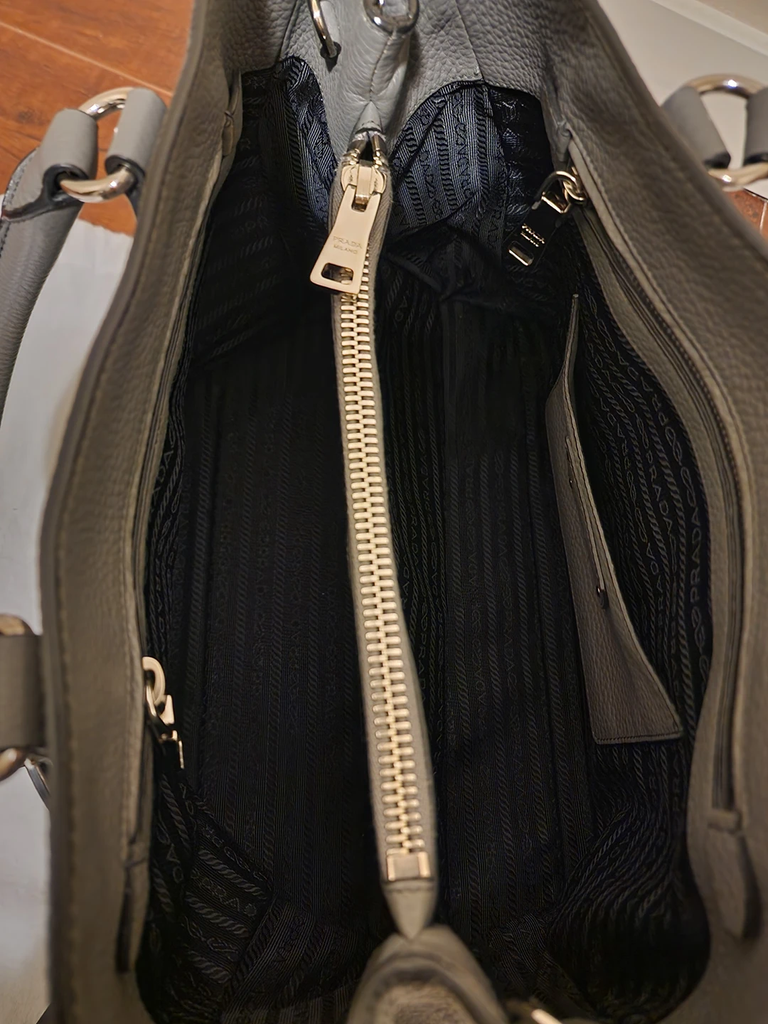 Prada Tote - photo 5