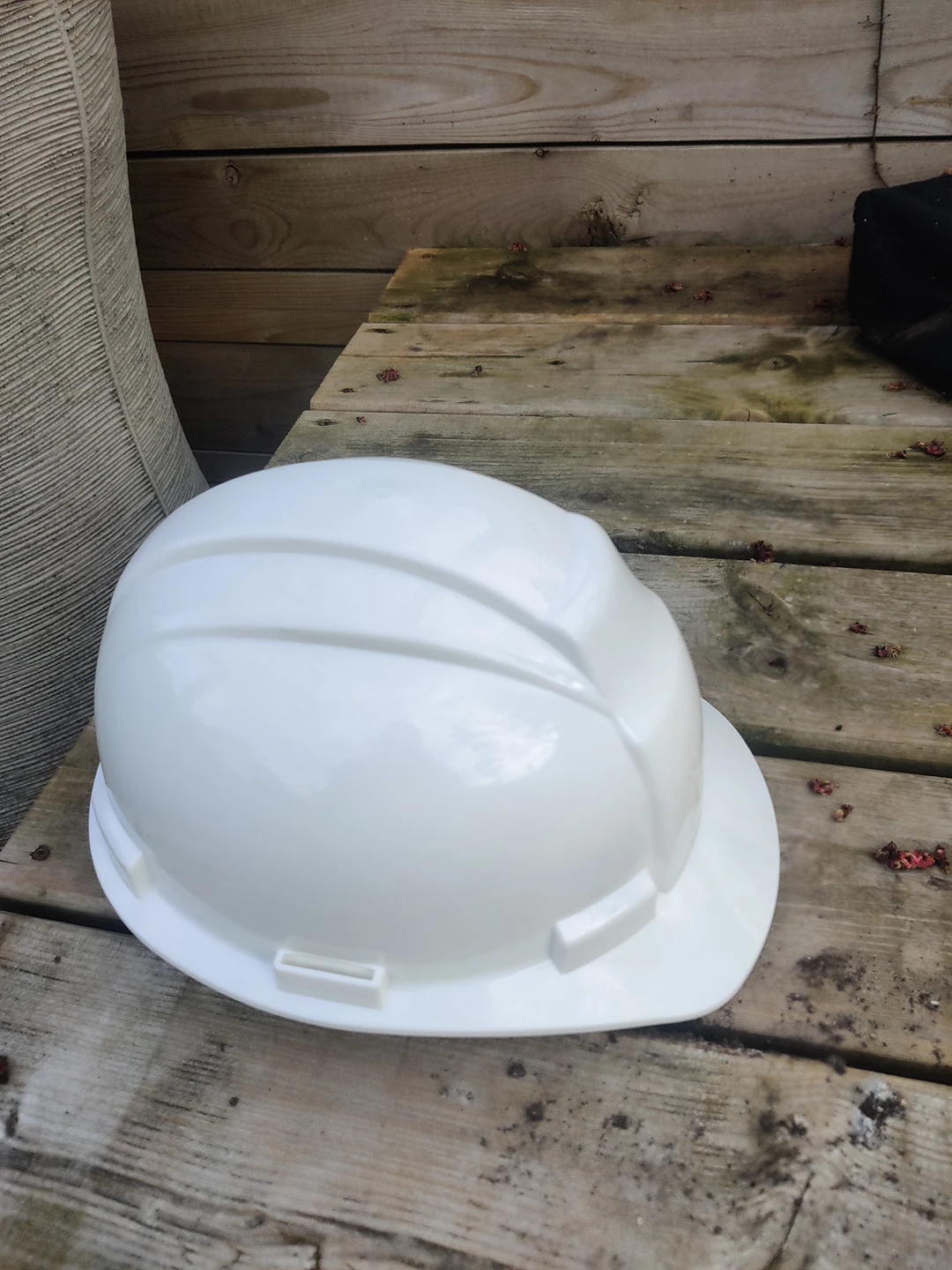 Hard hat for construction jobs