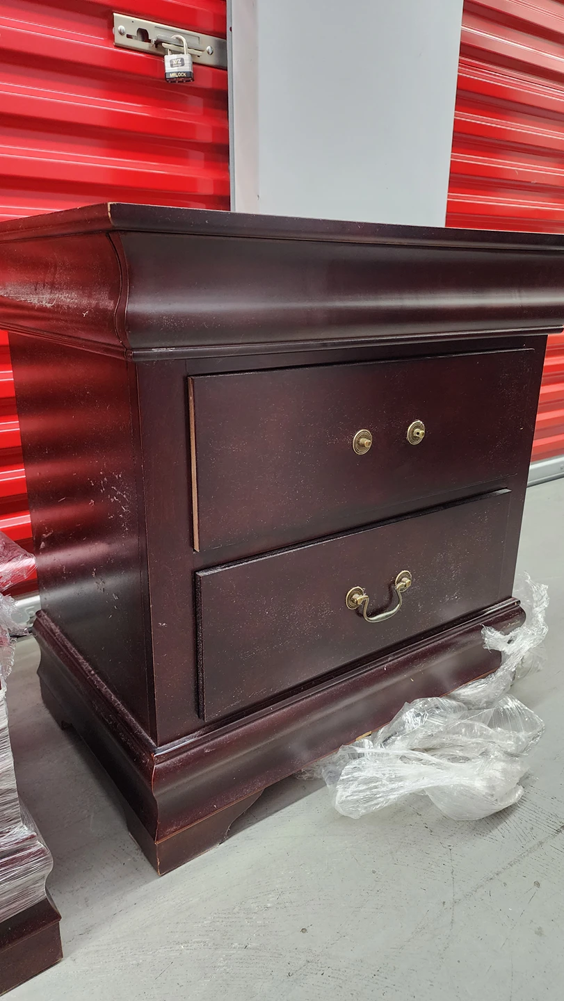 Vintage dresser and 2 bed side table