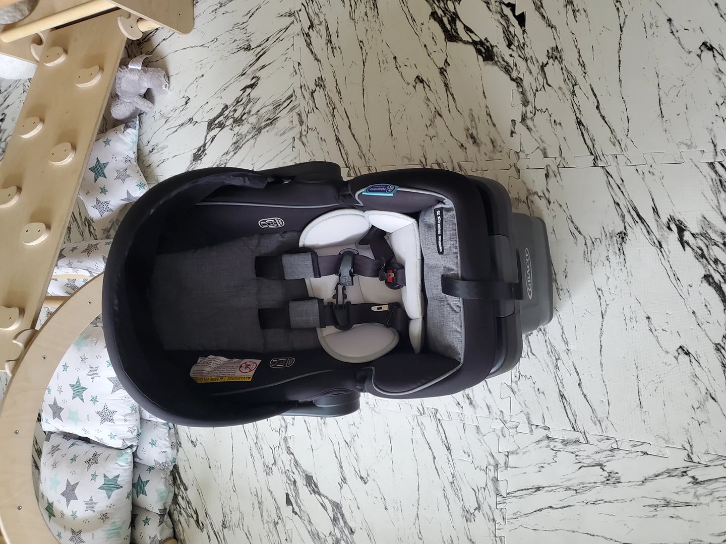 Graco Snuglock Snugride 35 Infant car seat with optional base - photo 4
