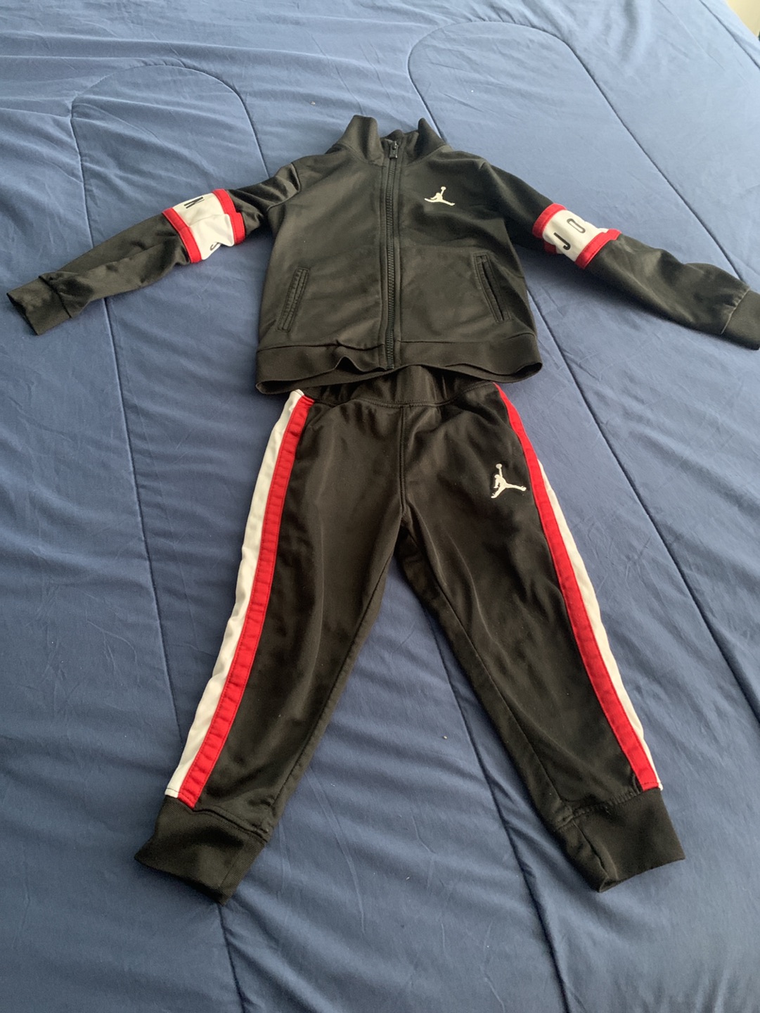 Jordan Tracksuit 2T thumbnail
